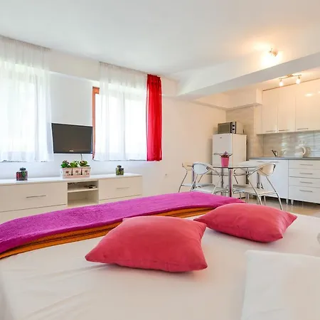 Nora Апартаменты Задар